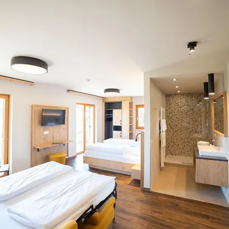 Finkensteiner Hof فندق 3*