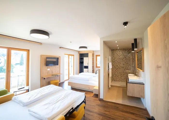 Finkensteiner Hof מלון 3*